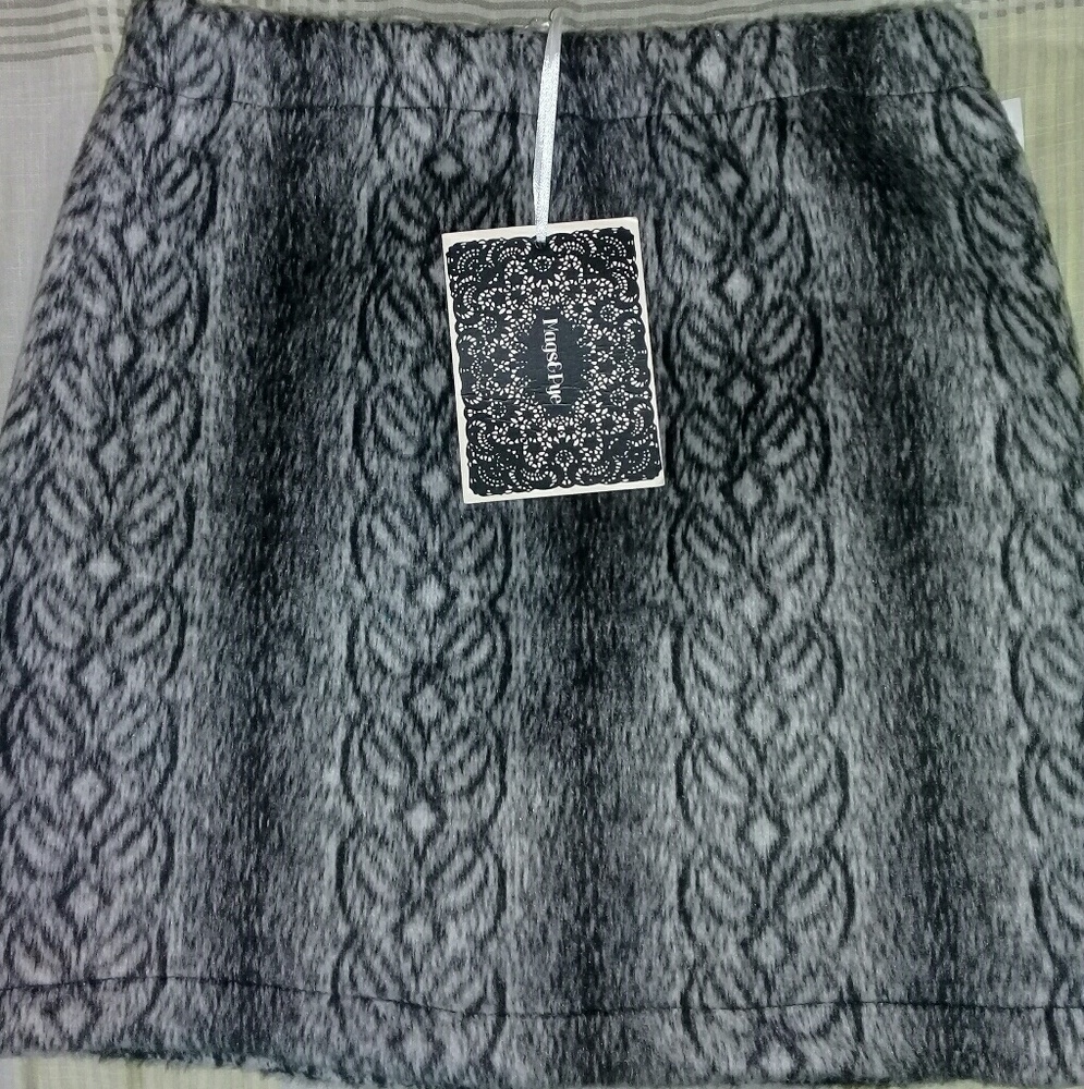 FAUX fur skirt